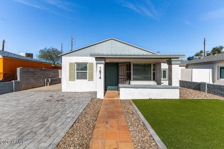 1614 W LYNWOOD Street, Phoenix, AZ