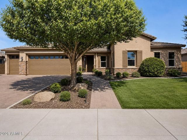 1681 S SUNSET Drive, Chandler, AZ