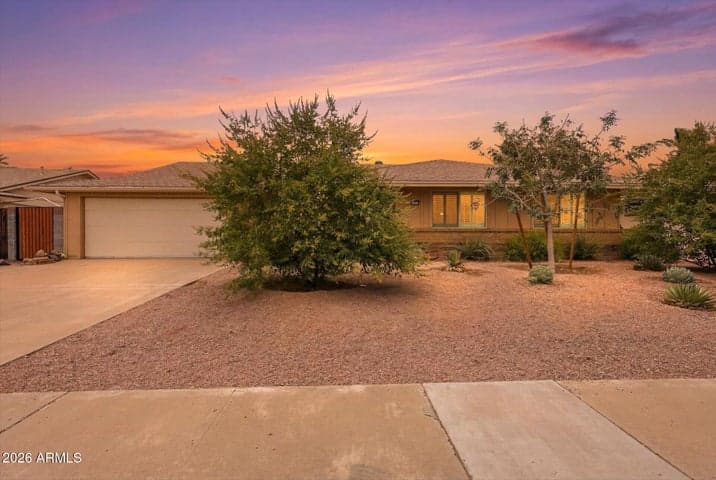 11016 W MEADE Drive, Sun City, AZ