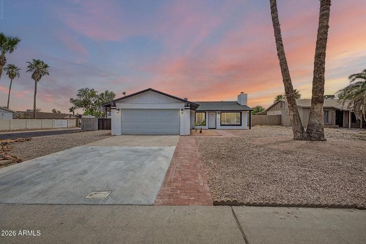 2577 E SWEETWATER Avenue, Phoenix, AZ