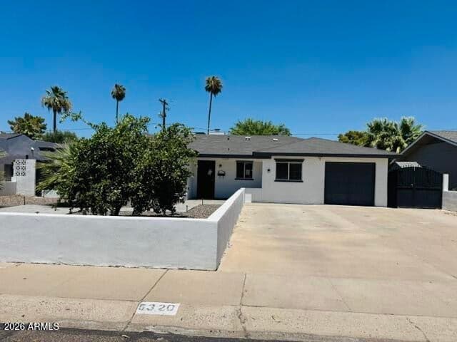 5320 E THOMAS Road, Phoenix, AZ