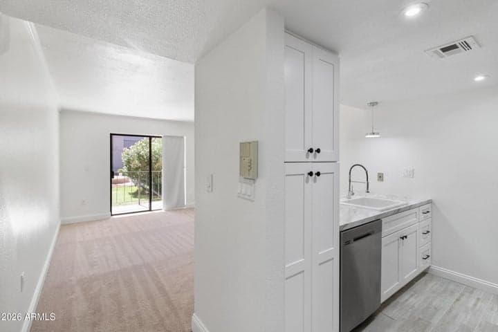 3033 E DEVONSHIRE Avenue #1016, Phoenix, AZ