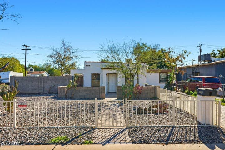 2047 E VIRGINIA Avenue, Phoenix, AZ