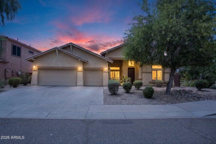 5217 W SPUR Drive, Phoenix, AZ