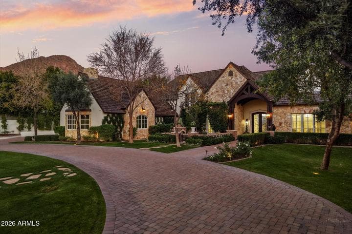 4715 N LAUNFAL Avenue, Phoenix, AZ