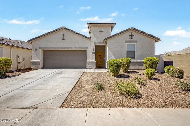 2824 W SEAVER Avenue, Apache Junction, AZ
