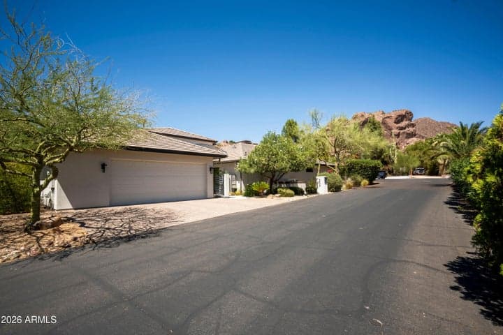 4538 E VERMONT Avenue, Phoenix, AZ