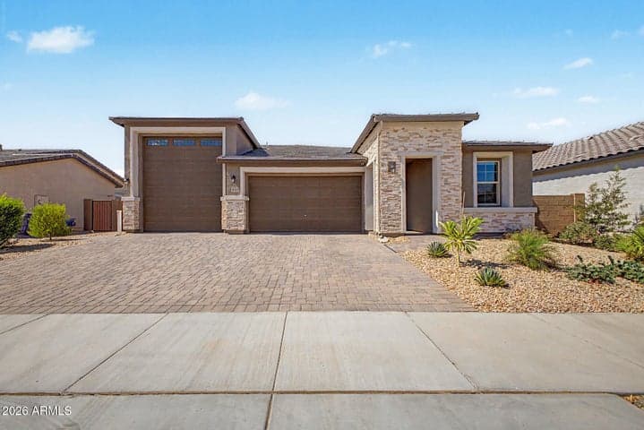 18614 W HONEYSUCKLE Drive, Surprise, AZ