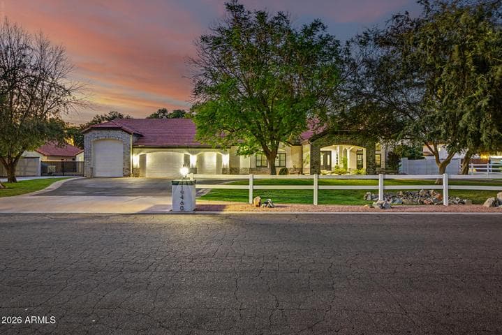 19460 E SONOQUI Boulevard, Queen Creek, AZ