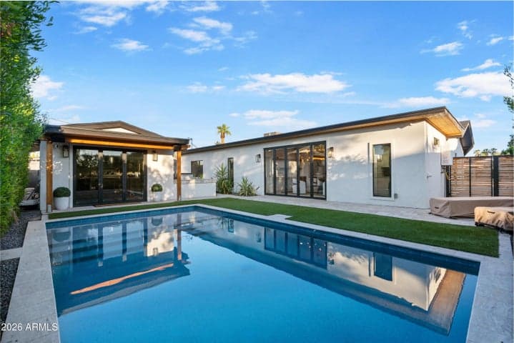 8614 E HIGHLAND Avenue, Scottsdale, AZ