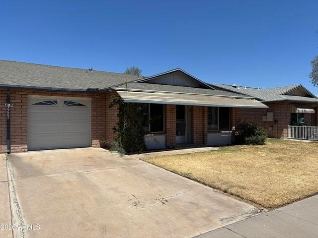 9920 N 97th Drive #B, Peoria, AZ