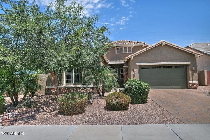 924 E DUMBARTON Avenue, Gilbert, AZ