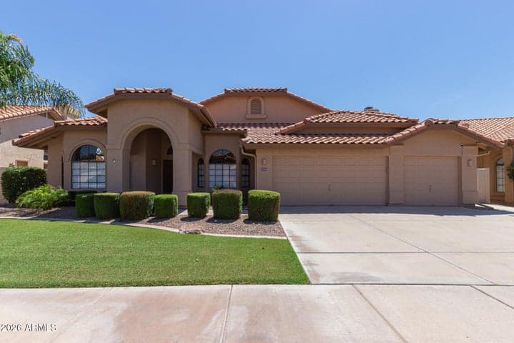 1585 W HONEYSUCKLE Lane, Chandler, AZ