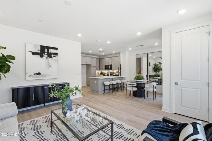 2121 W SONORAN DESERT Drive #156, Phoenix, AZ