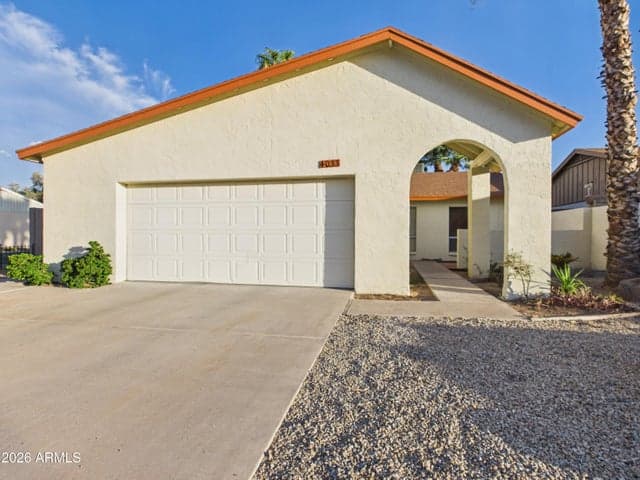 4033 W GRISWOLD Road, Phoenix, AZ