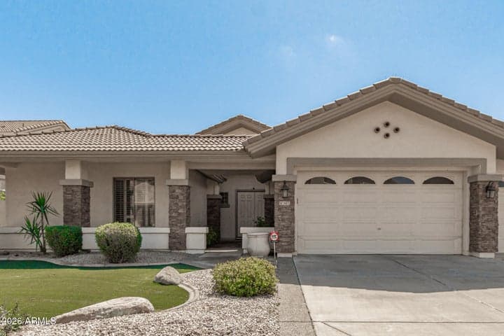 1687 E CAROB Drive, Chandler, AZ