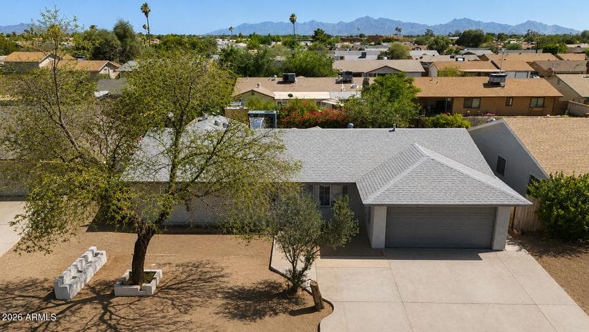 8511 W INDIANOLA Avenue, Phoenix, AZ