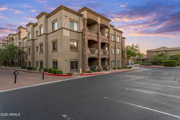 5450 E Deer Valley Drive #2206, Phoenix, AZ