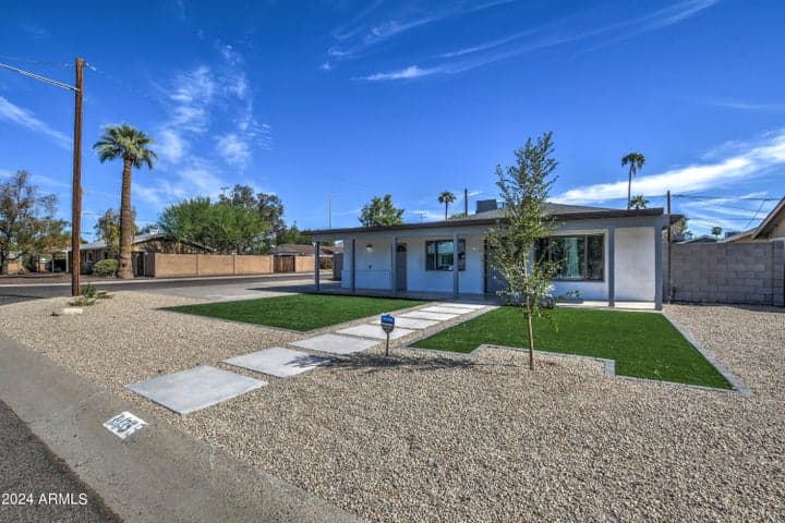 3135 N 34TH Street, Phoenix, AZ