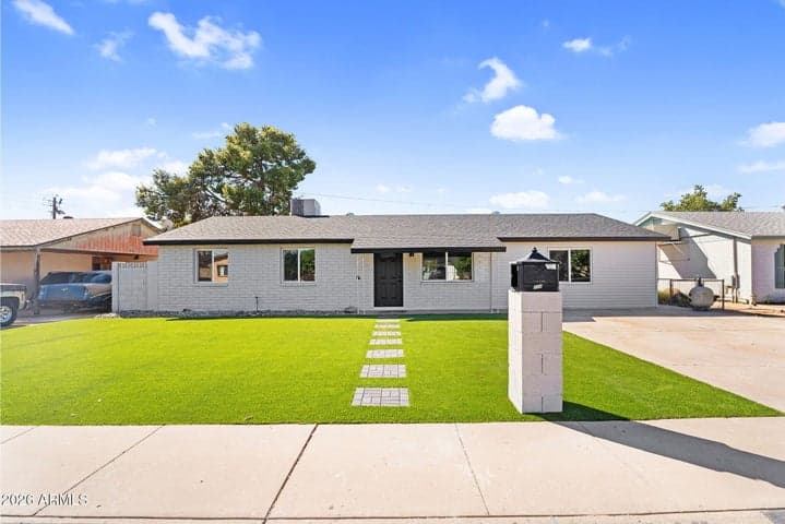 3545 E FRIESS Drive, Phoenix, AZ