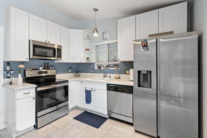 421 E BEHREND Drive, Phoenix, AZ
