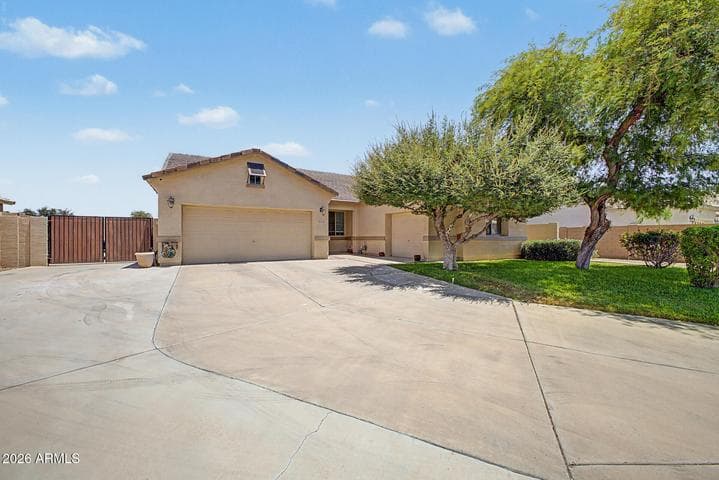 1300 E BOSI Court, San Tan Valley, AZ