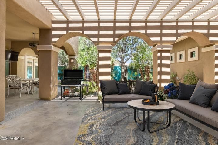 11660 W LAKEVIEW Court, Surprise, AZ