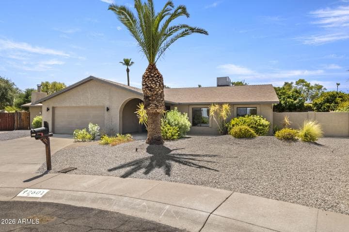 2601 E SAHUARO Drive, Phoenix, AZ