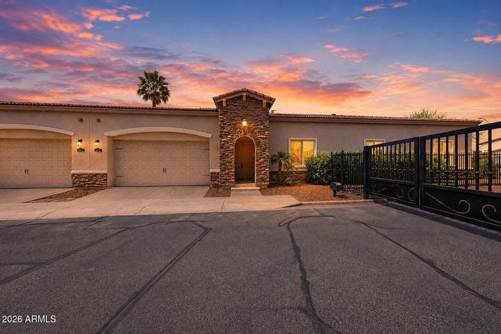 8974 N 8TH Lane, Phoenix, AZ