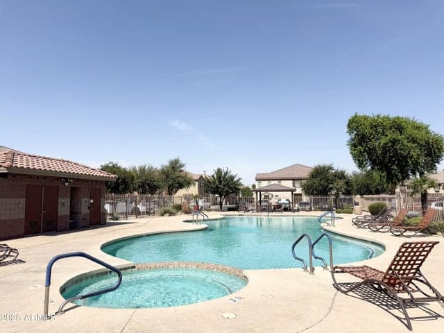8198 W Groom Creek Road, Phoenix, AZ