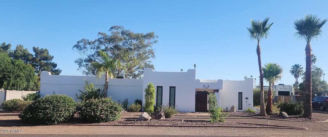 7136 W JOHN CABOT Road, Glendale, AZ