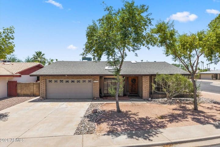 1735 W Isleta Avenue, Mesa, AZ
