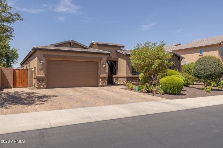 892 E HAMPTON Lane, Gilbert, AZ