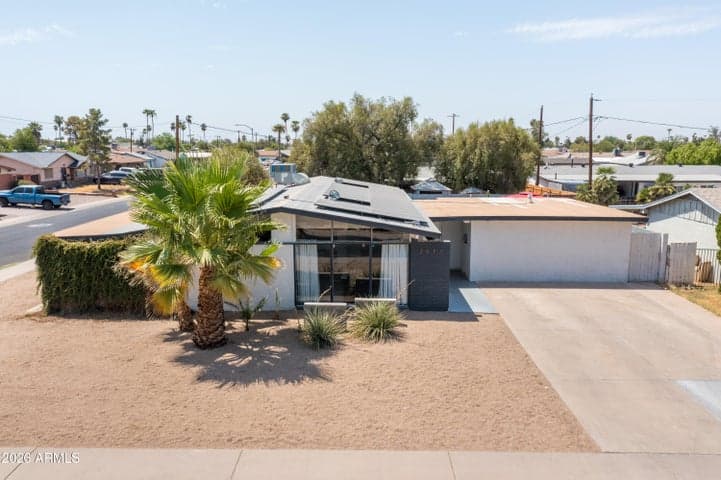 2913 W MADRAS Lane, Phoenix, AZ