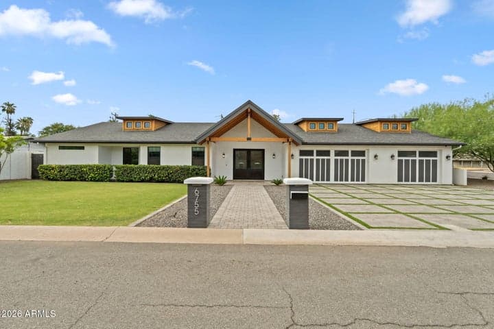 6755 N 7TH Avenue, Phoenix, AZ