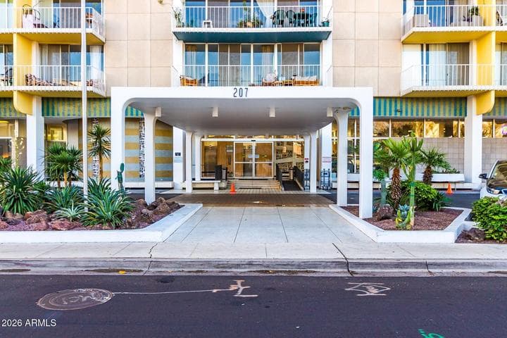 207 W CLARENDON Avenue #2B, Phoenix, AZ