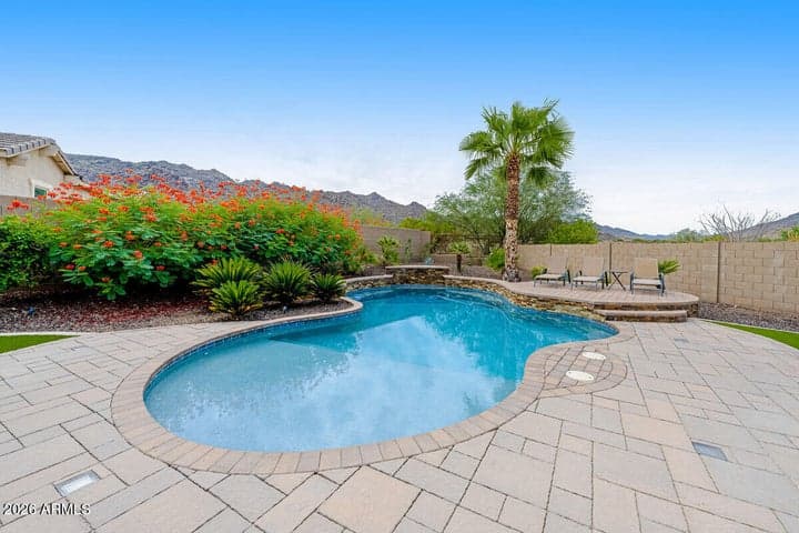 417 E SUMMERSIDE Road, Phoenix, AZ