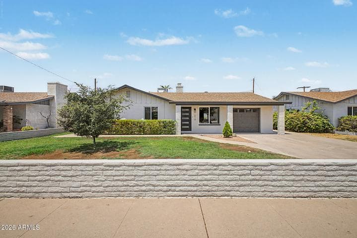 1818 W MORTEN Avenue, Phoenix, AZ