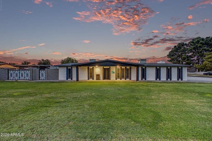10302 W EARLL Drive, Avondale, AZ