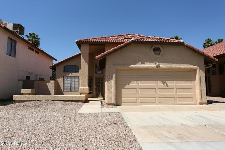 924 E MANOR Drive, Chandler, AZ