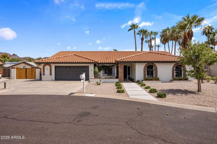 727 E Kings Avenue, Phoenix, AZ