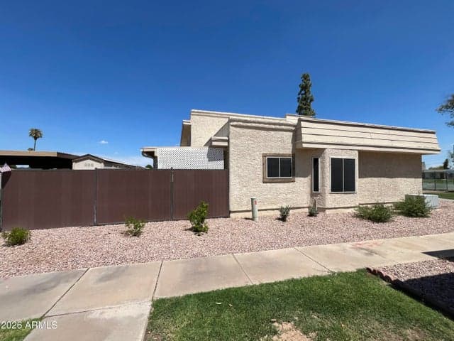 925 E LODGE Drive, Tempe, AZ