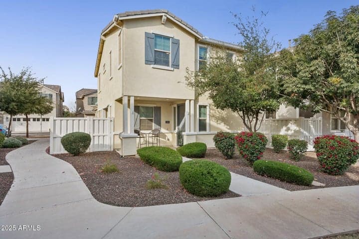 2269 S OSBORN Lane, Gilbert, AZ