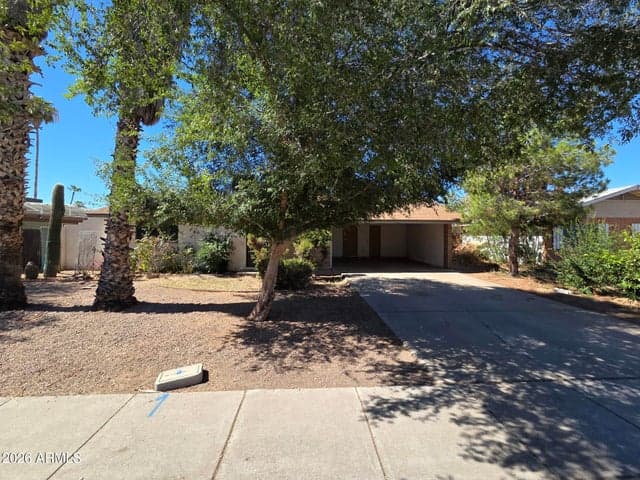 2217 W DAHLIA Drive, Phoenix, AZ