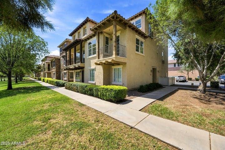3691 E LESLIE Drive, Gilbert, AZ