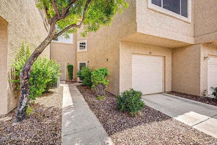 1633 E LAKESIDE Drive #135, Gilbert, AZ
