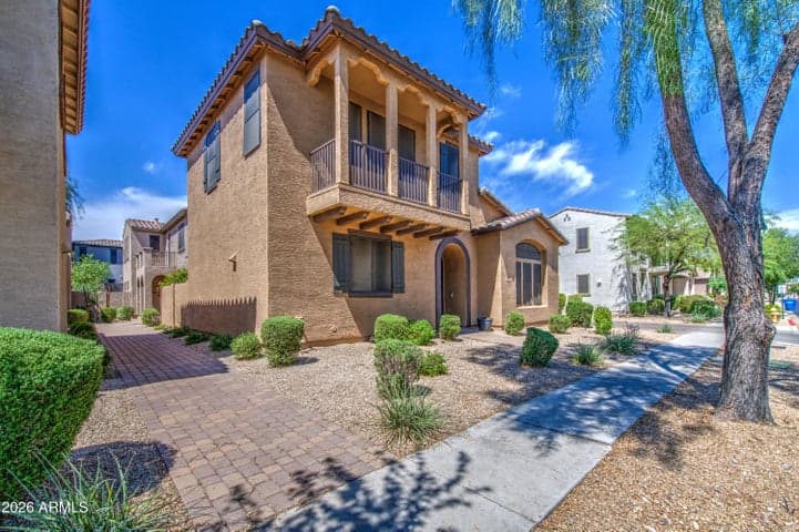 2404 W DUSTY WREN Drive, Phoenix, AZ