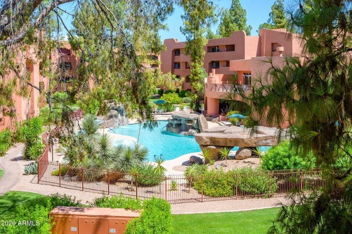 12212 N PARADISE VILLAGE Parkway #318, Phoenix, AZ