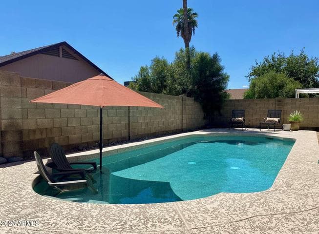 1833 E BLUEFIELD Avenue, Phoenix, AZ