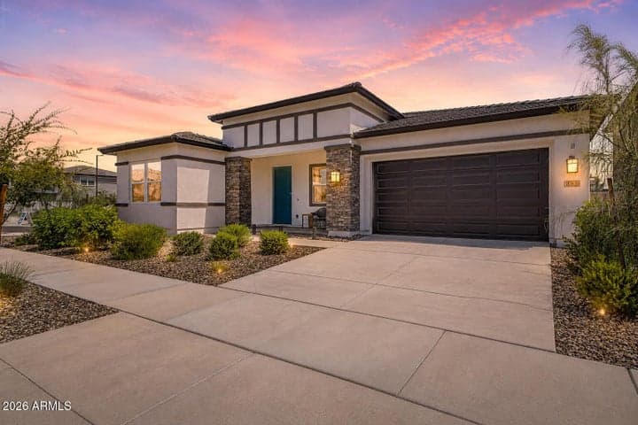 893 W SUPERSTITION Drive, San Tan Valley, AZ